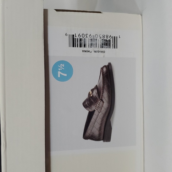 A New Day Woman's Phyllis Penny Loafers ~ Brown - Picture 8 of 16